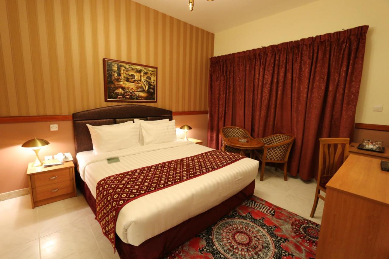 New California Hotel Dubai Exterior foto