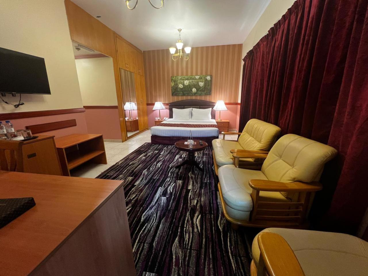 New California Hotel Dubai Exterior foto